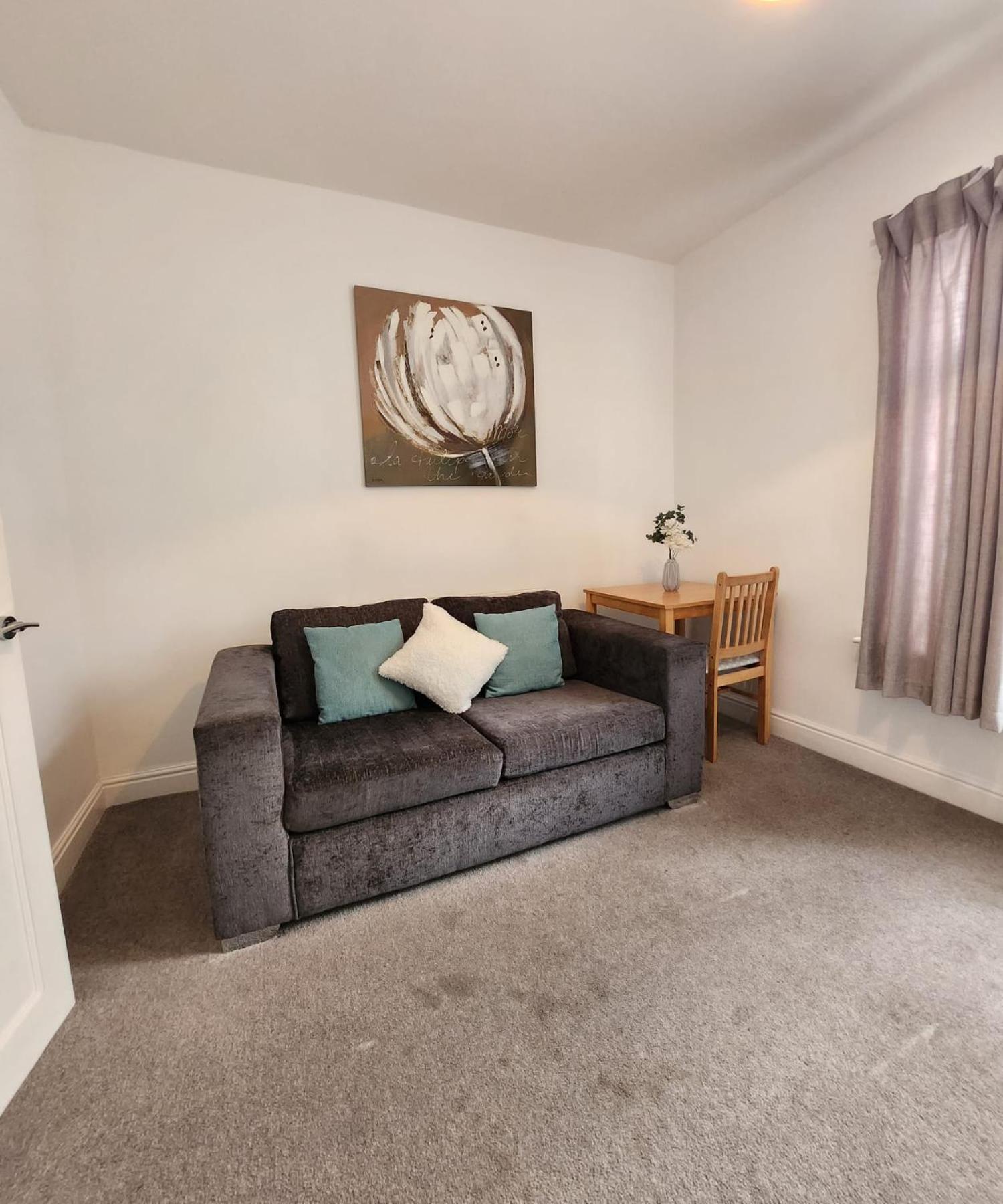 Apartment Modish 1bed With Free Street Parking *