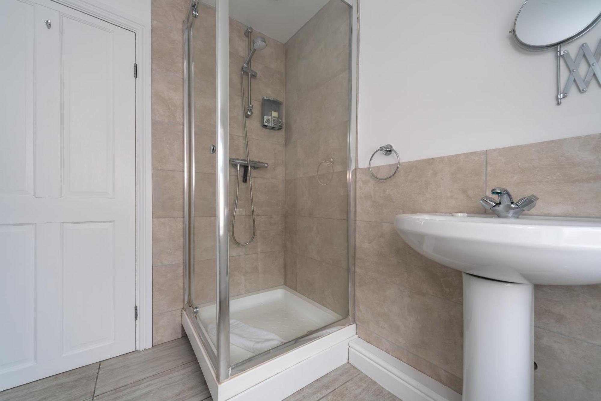 Modish 1bed With Free Street Parking